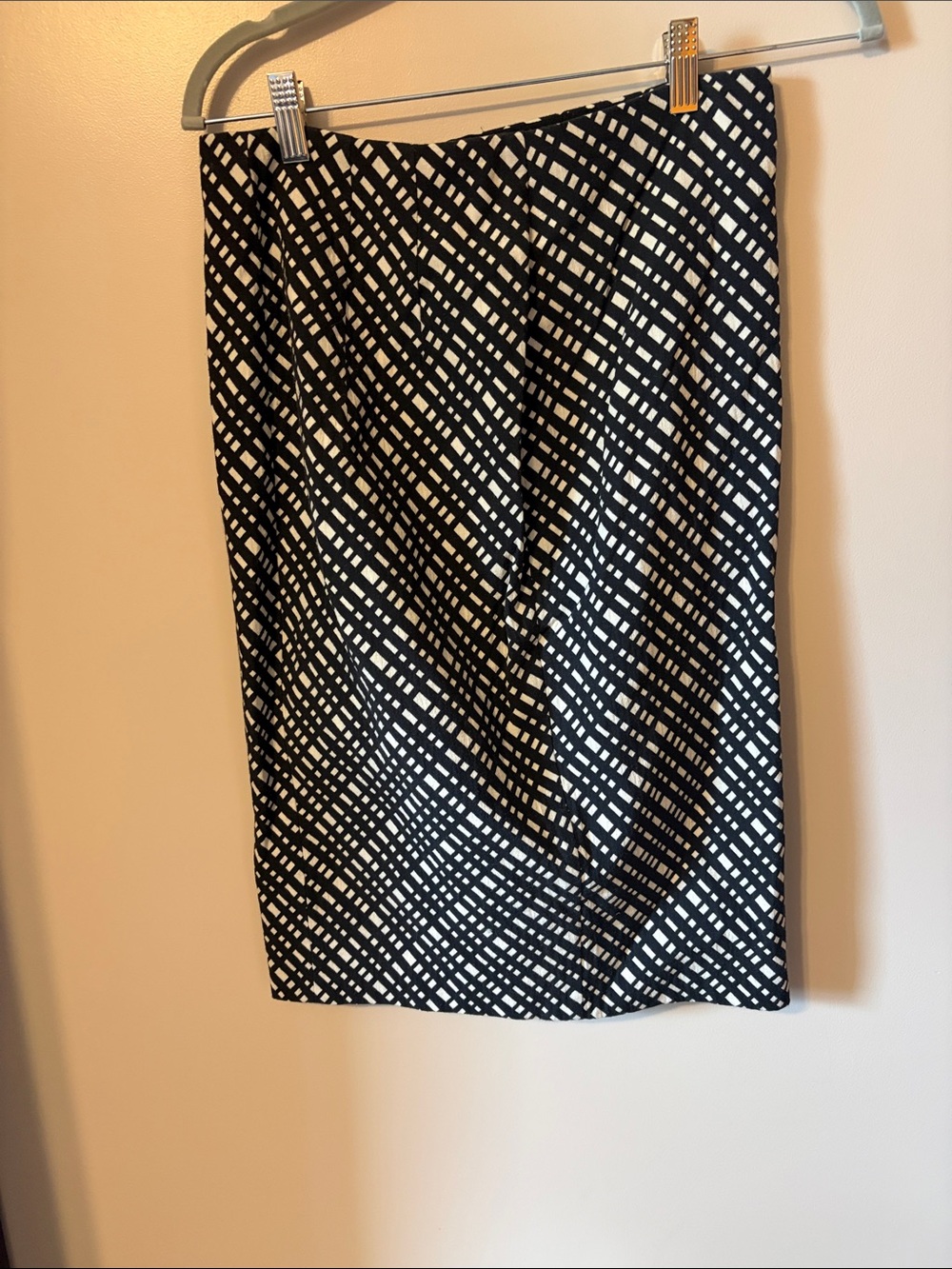 Black and White Geometric Pencil Skirt